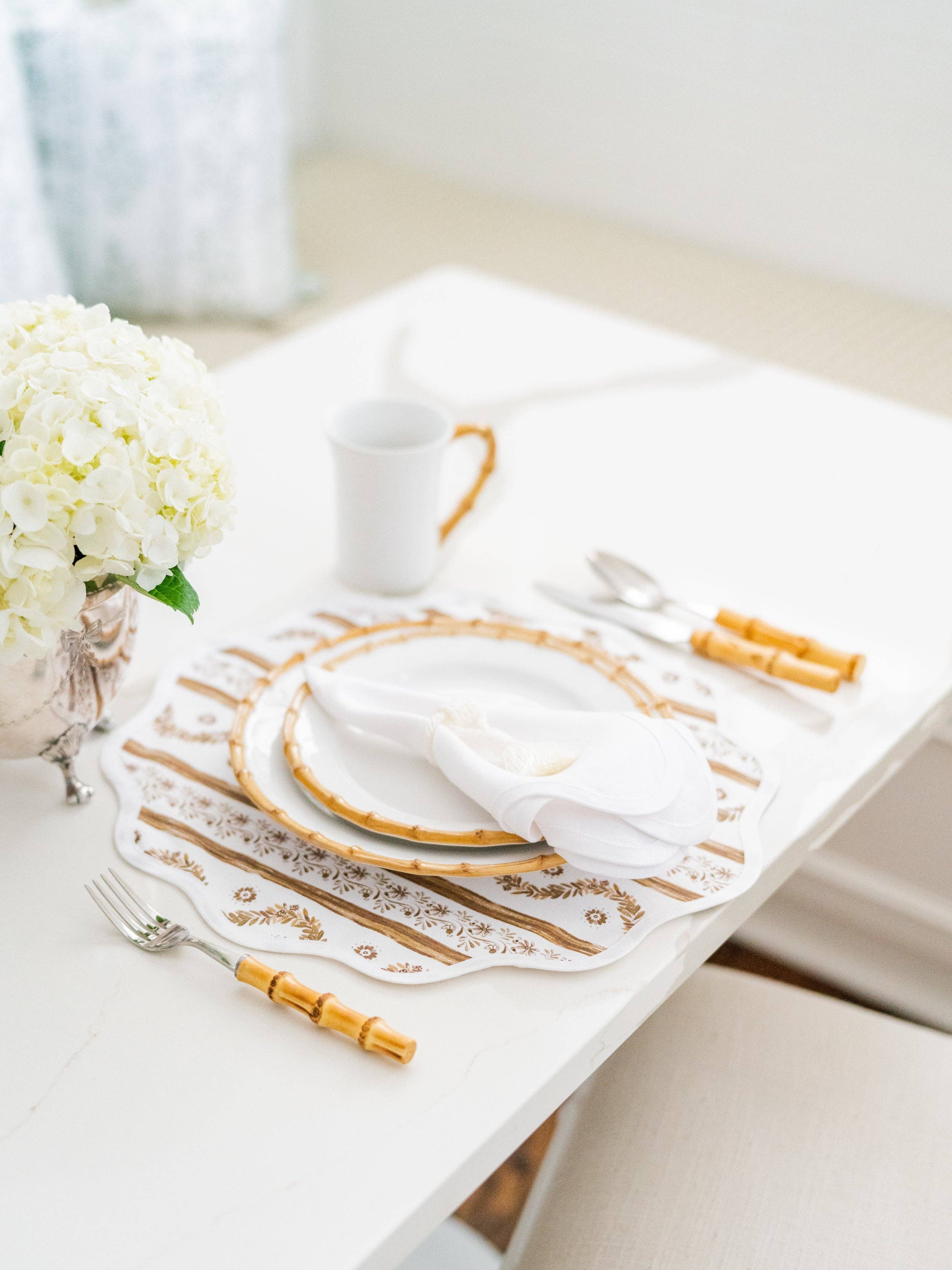 White Lily Linen Scalloped Napkins, Lily White