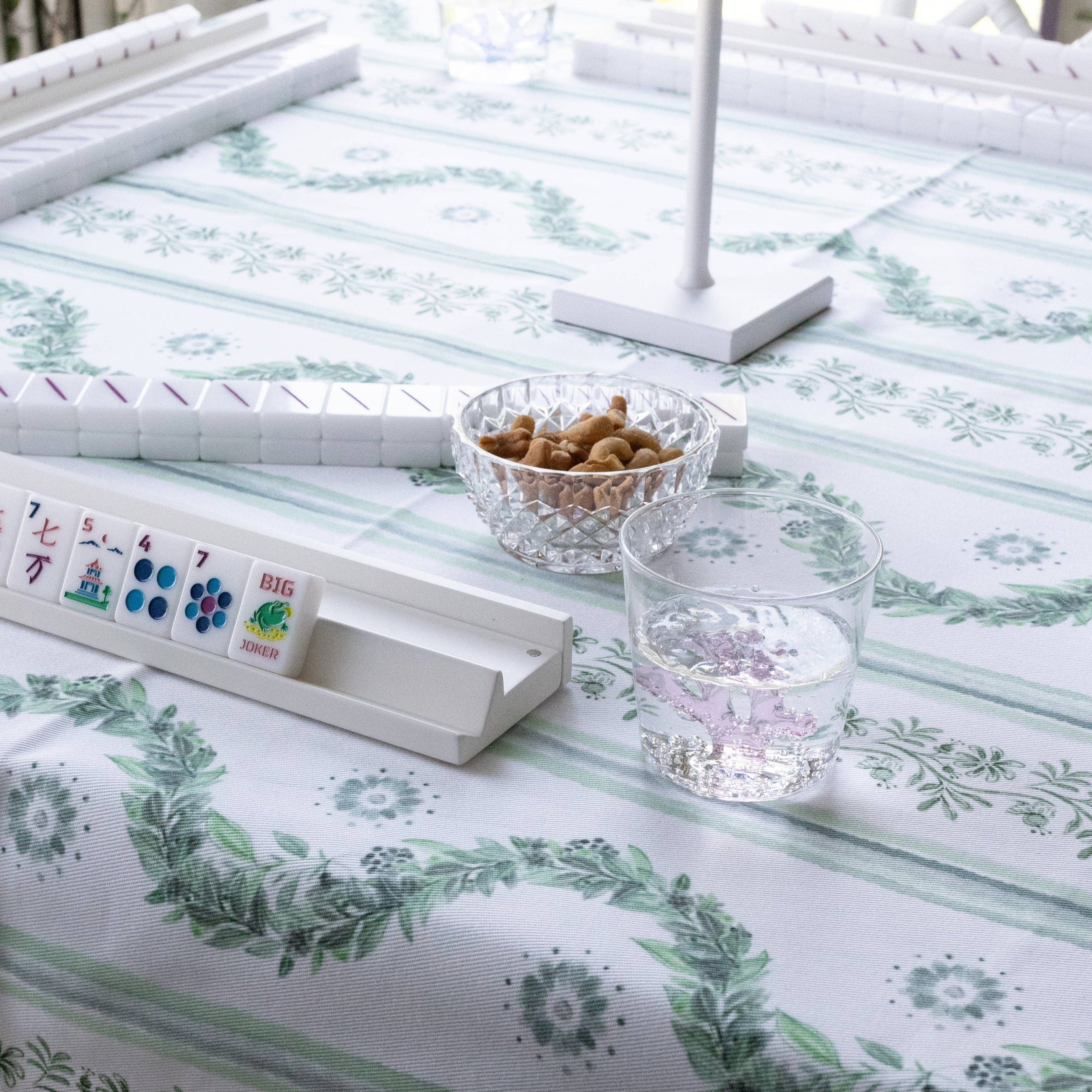 Boxwood Sage 53x53" Square Scalloped Edge