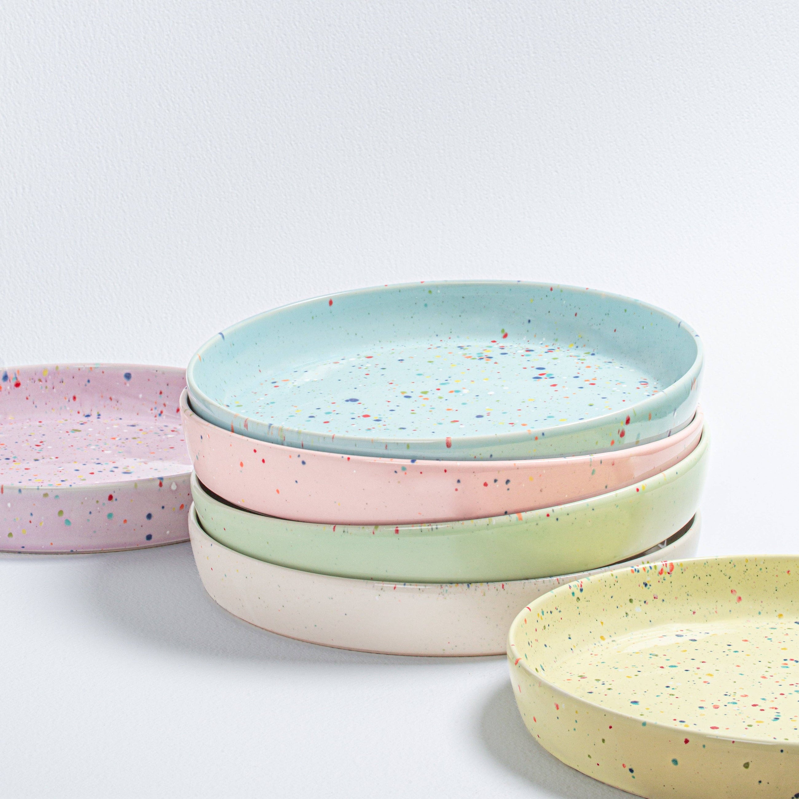 White Party Round Tray, 11"