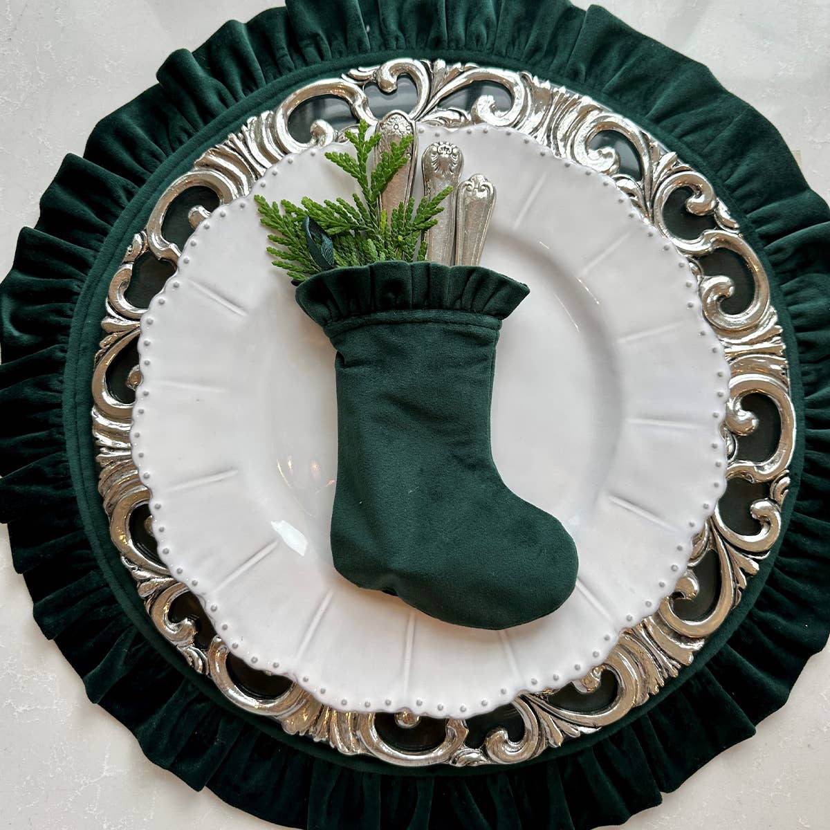 Hunter Green Velvet Placemat, 16.5" Round