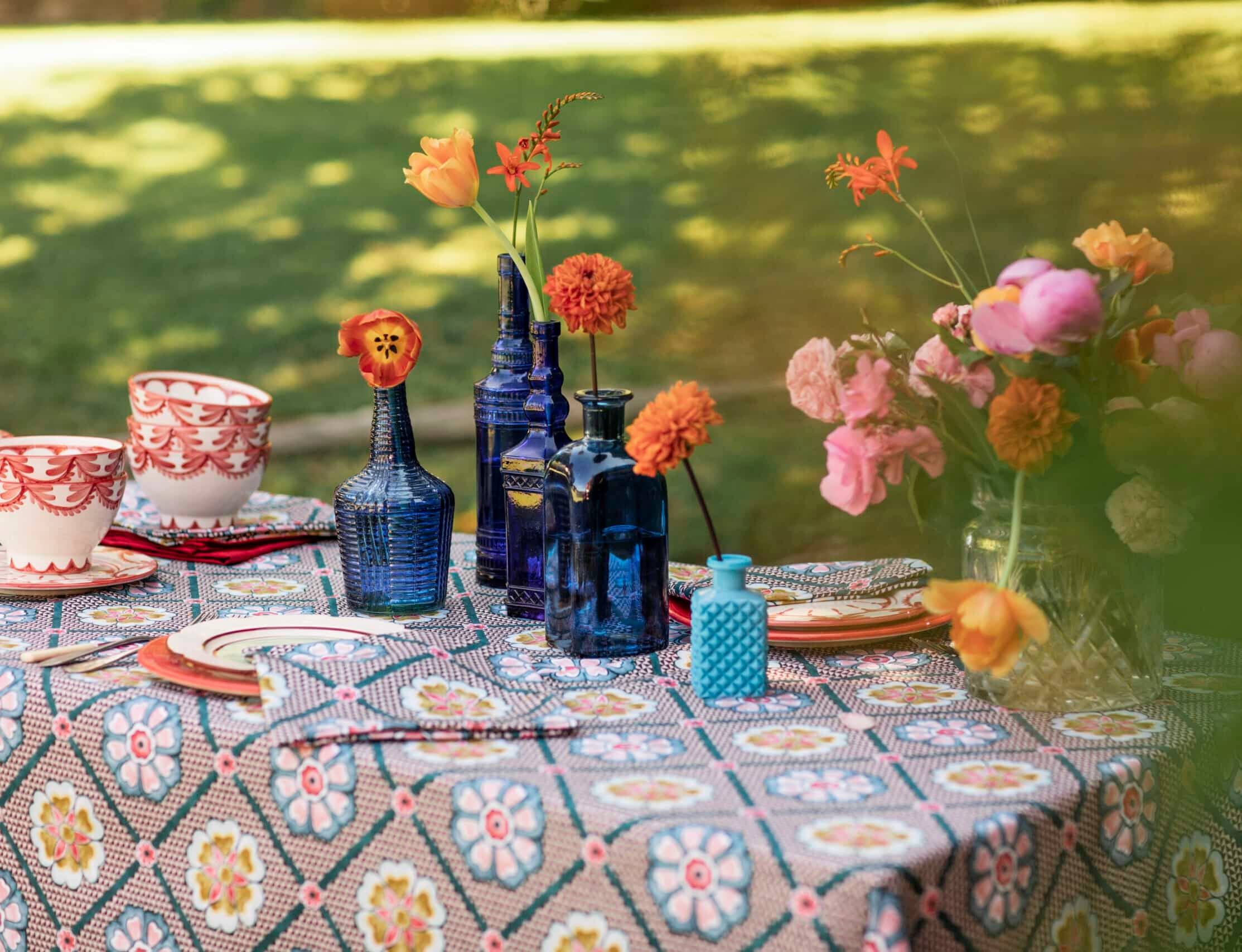 Teal Rombos 63x106" Tablecloth