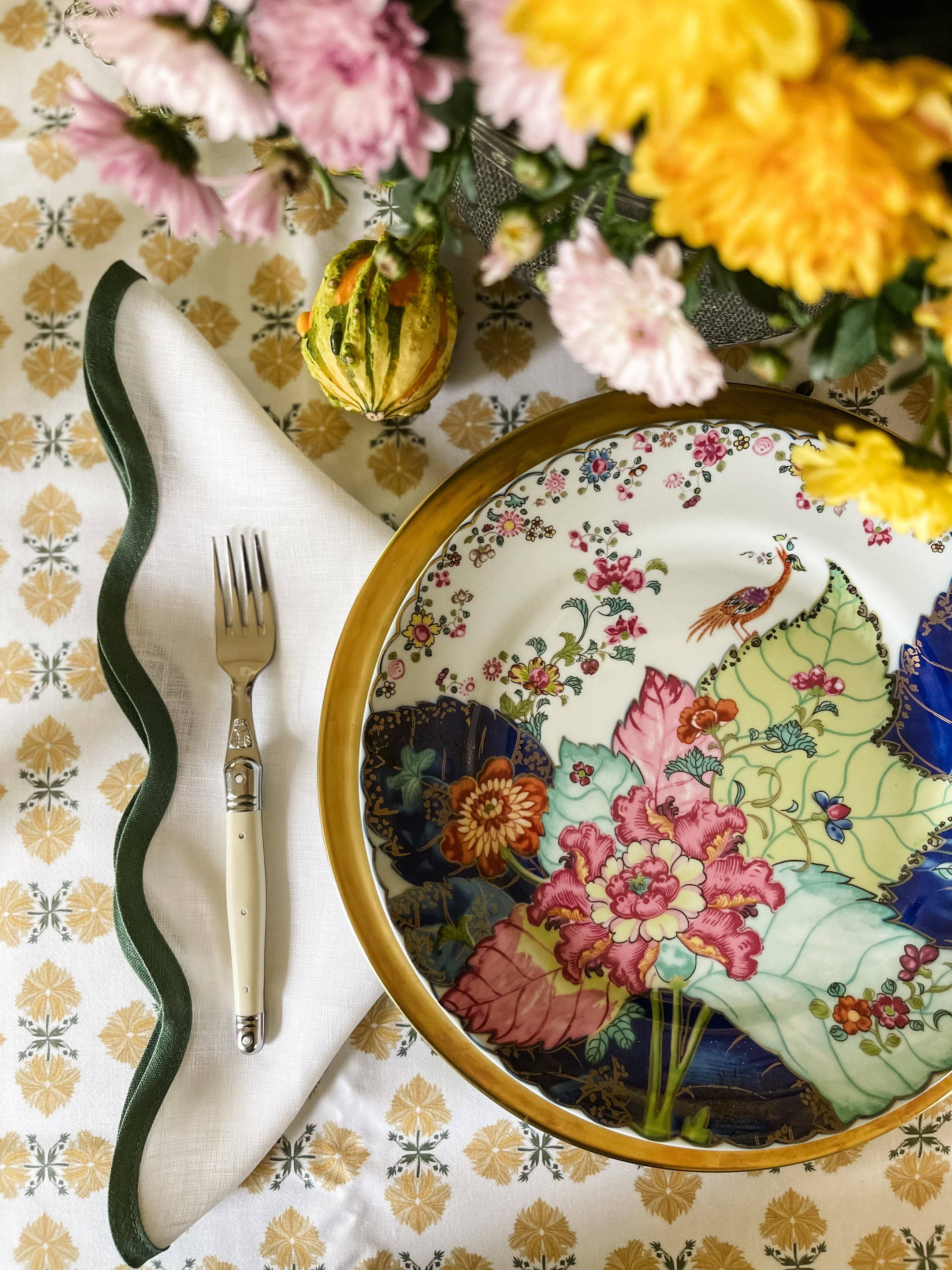 Scalloped White & Pine Green Linen Napkin