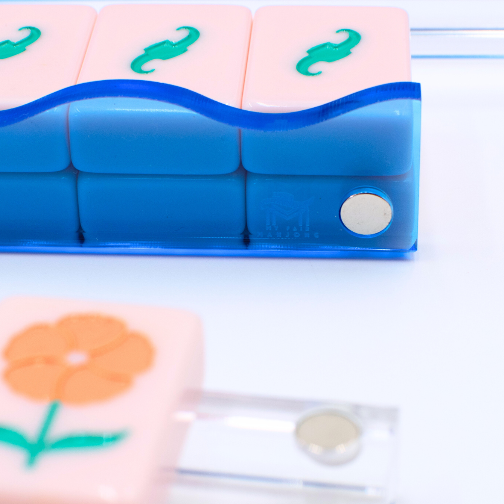 Wavy Acrylic Mahjong Racks & Magnetic Pushers, Blue & Clear