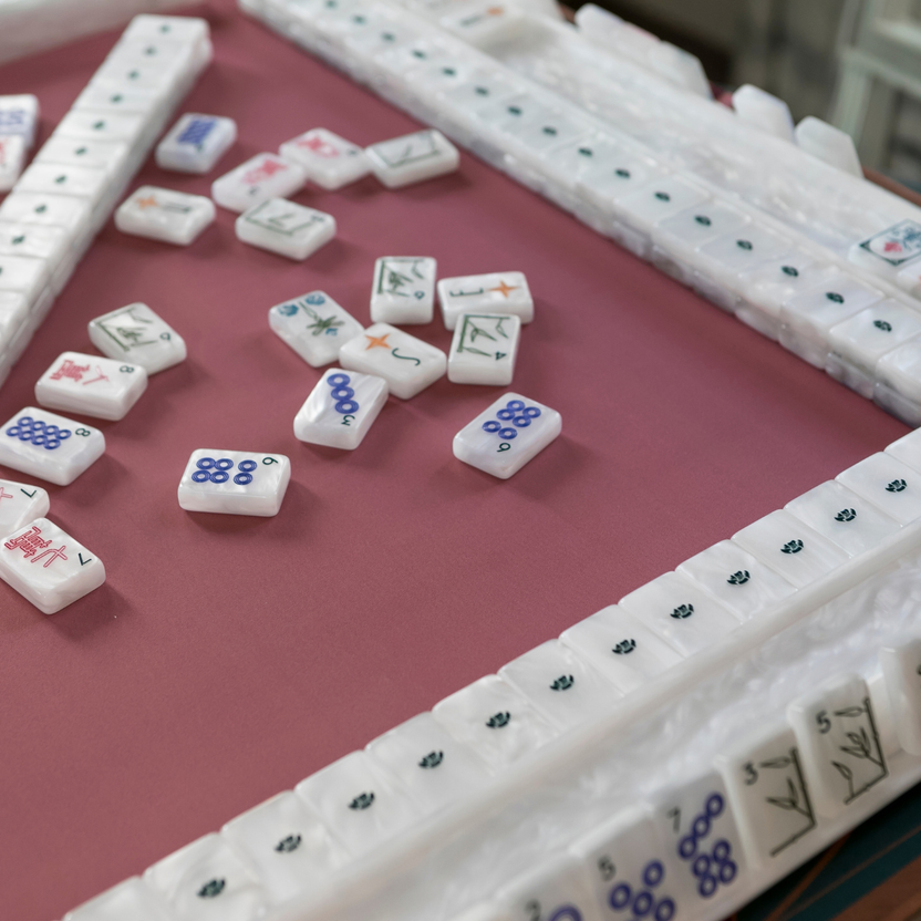 White Mother of Pearl Deco Mahjong Tiles