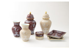 Meringa Ming Vase, 10"