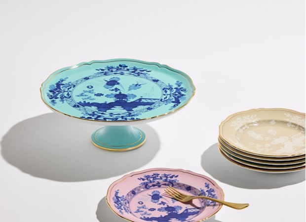 Iris Cake Stand, 12"