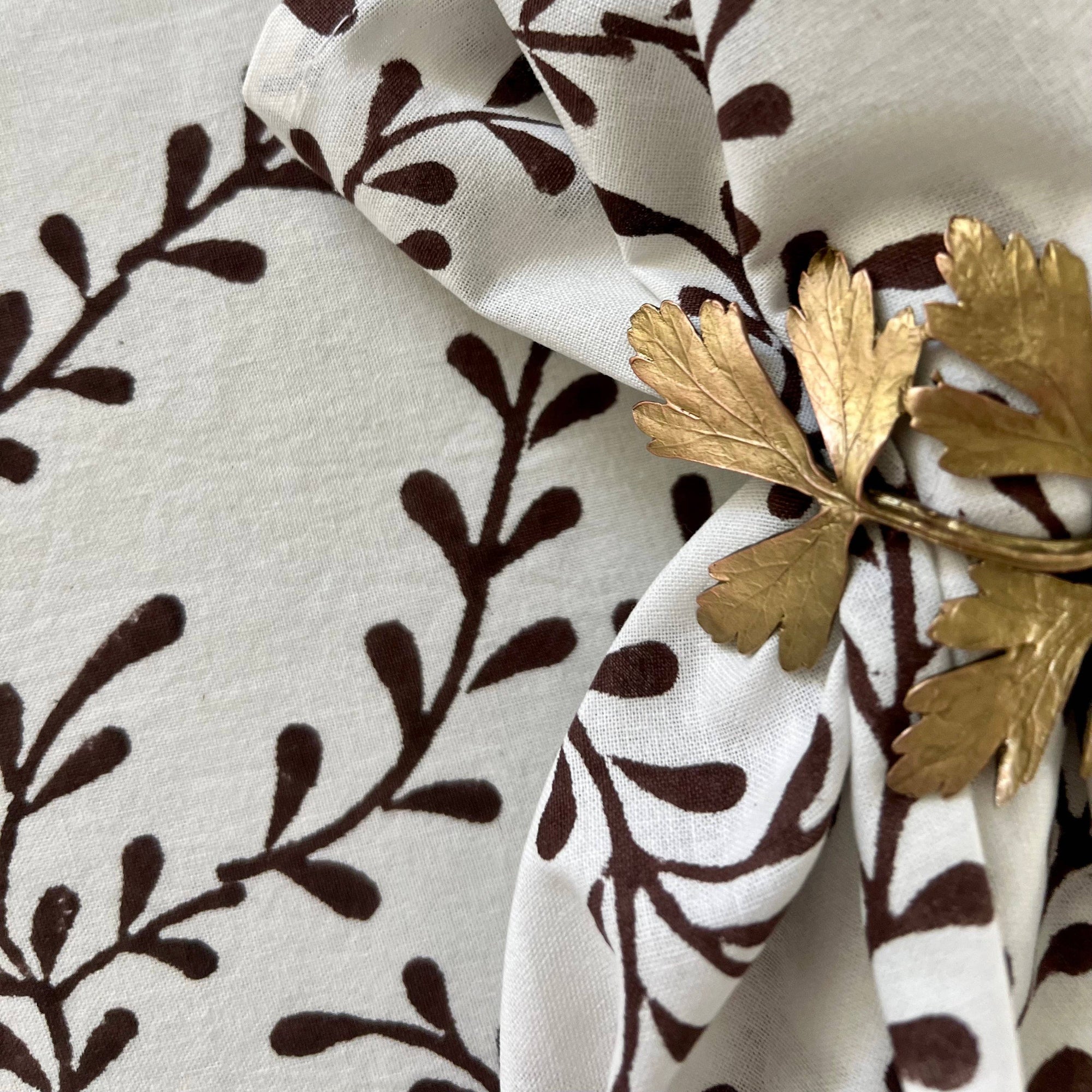 Set of 4 Winding Vines Napkins, Chocolate Brown