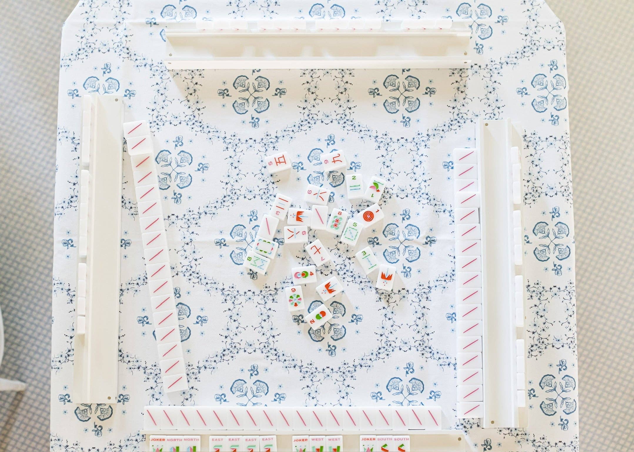 Blue Floral Trellis 53x53" Square Scalloped Edge