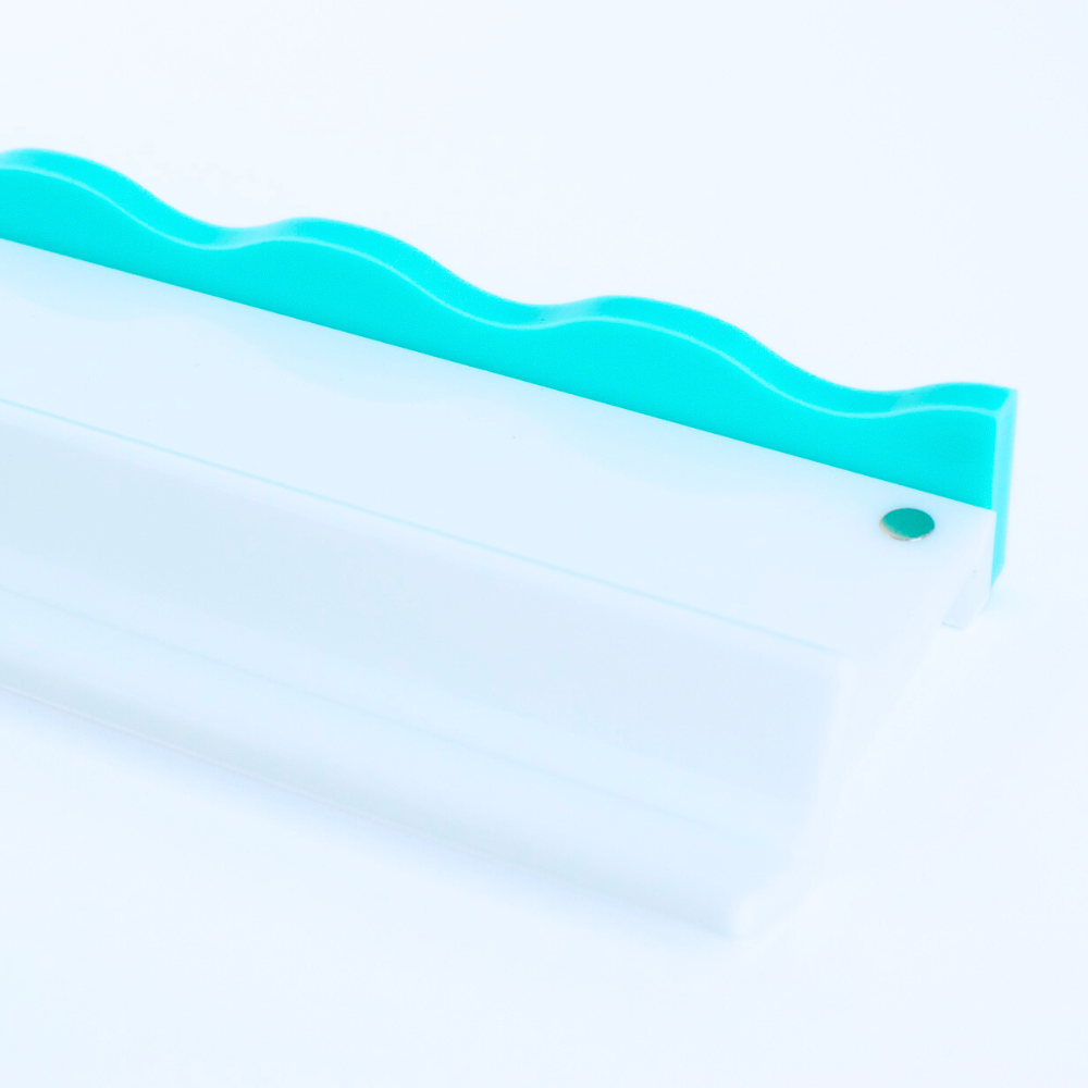 Acrylic Wavy Pusher, Clear Turquoise