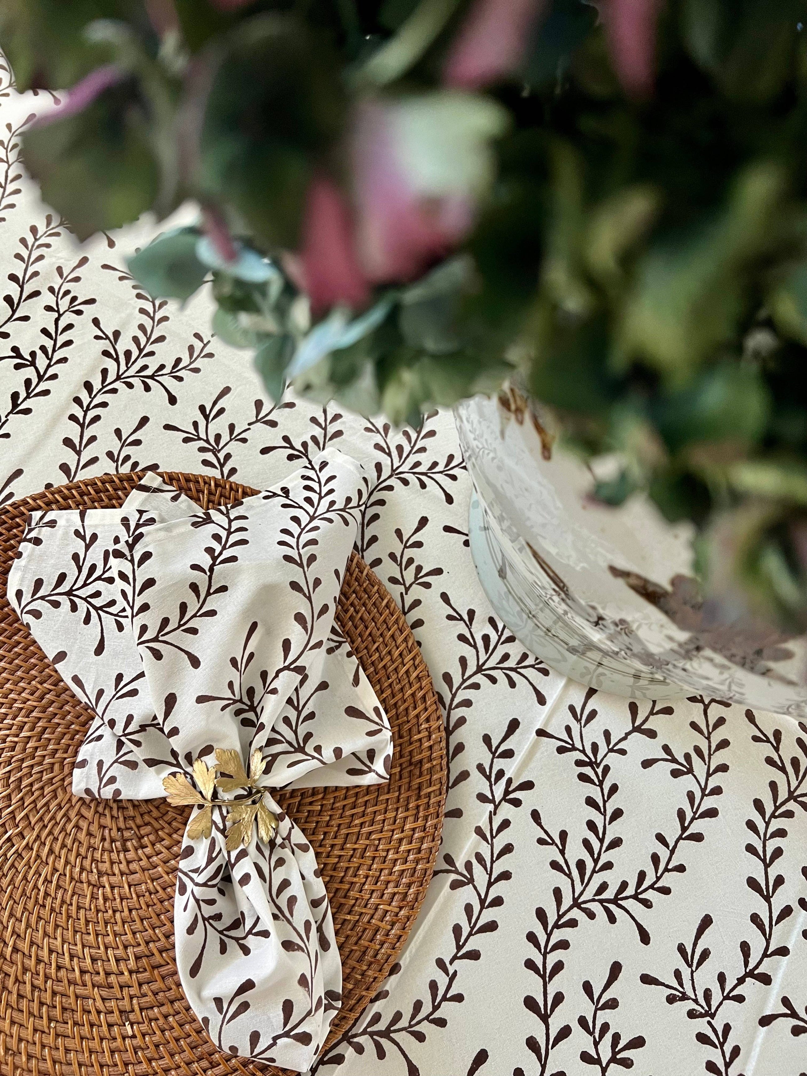 Set of 4 Winding Vines Napkins, Chocolate Brown