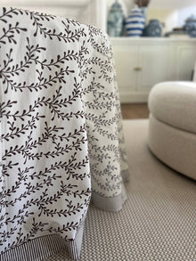 Winding Vines 70x120" Tablecloth