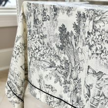Italian Black Toile 53x53" Square