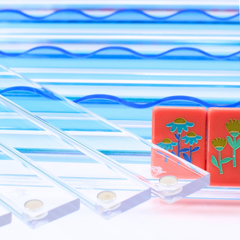 Wavy Acrylic Mahjong Racks & Magnetic Pushers, Blue & Clear