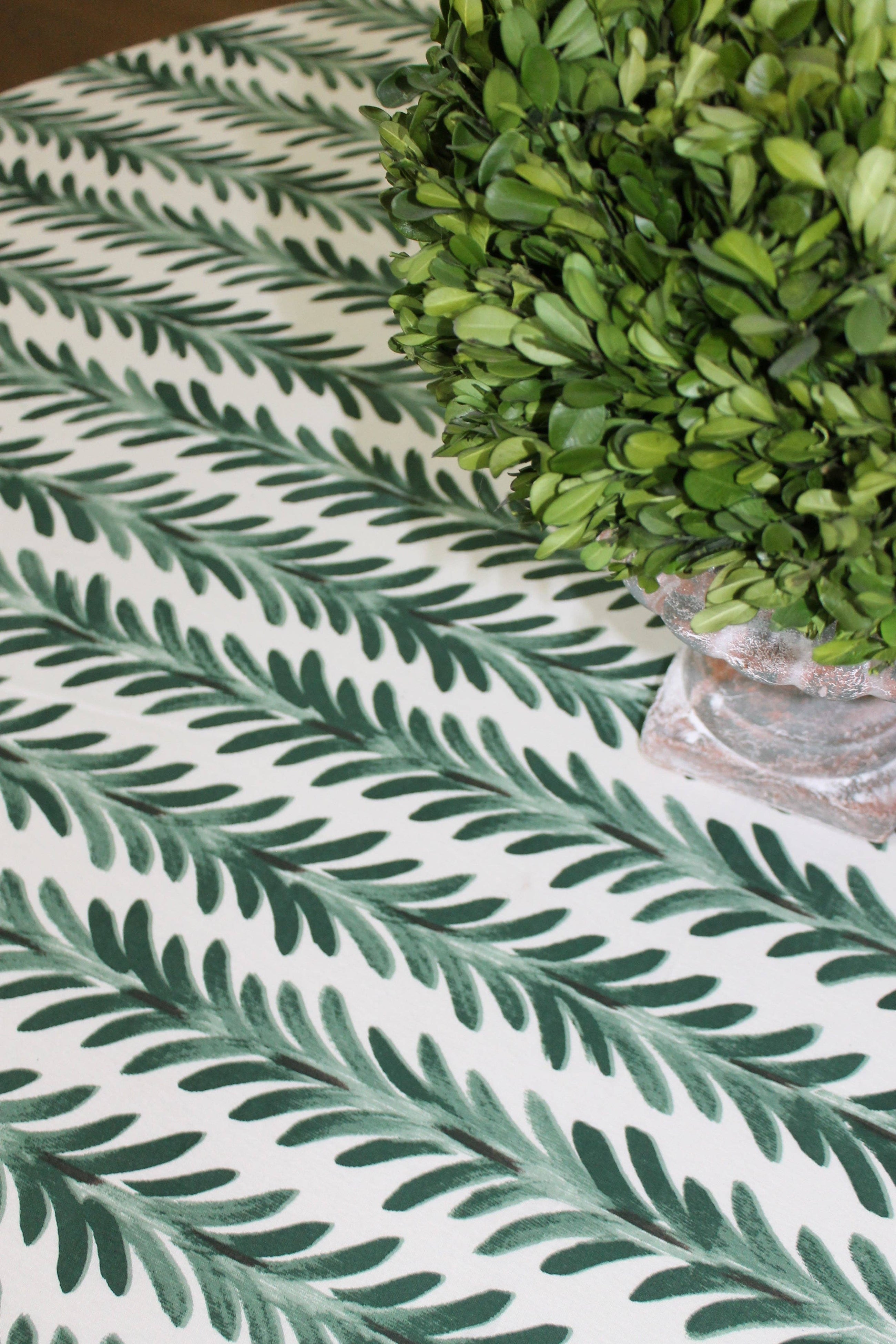 Pine Green Fern Tablecloth, 120" Round