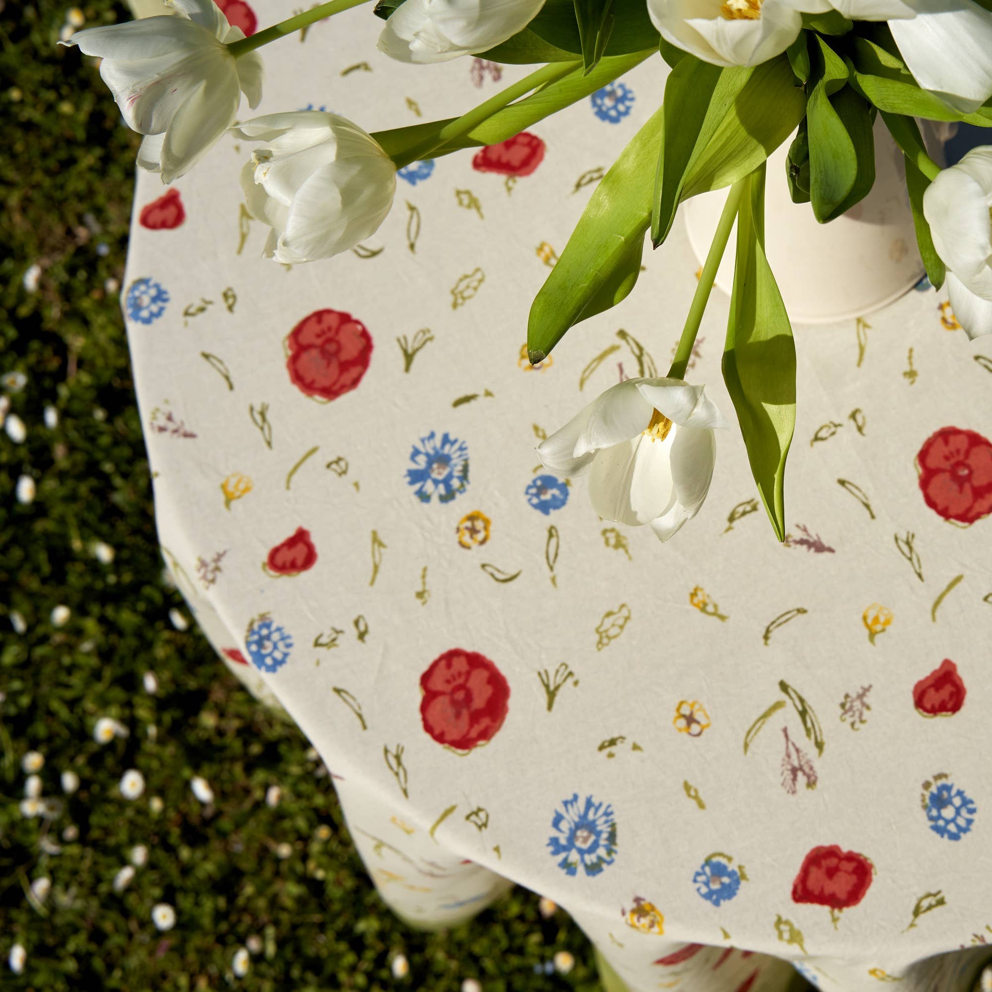 French Fields 90" Round Tablecloth