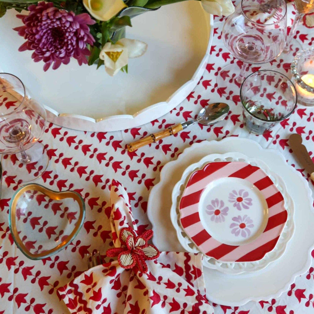 Tulip Tablecloth, 108" Round