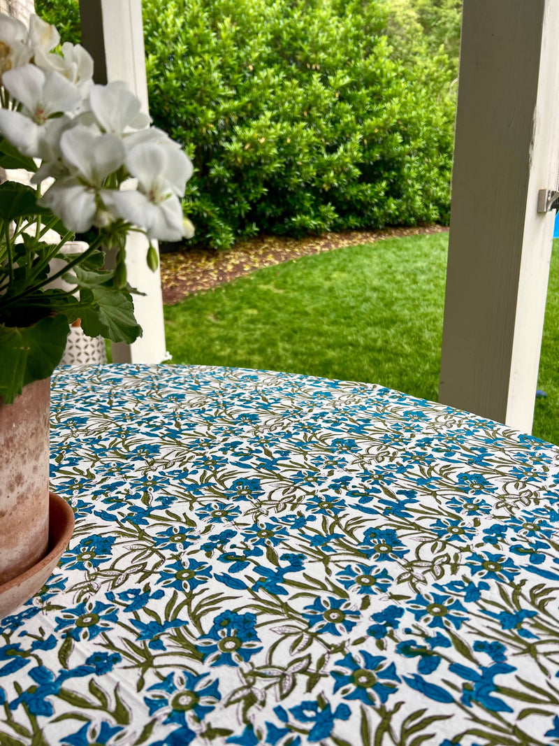 Pinwheel Bluebird Tablecloth, 108" Round
