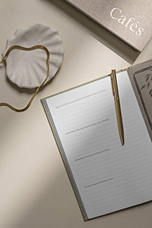 Mom's Story: A Memory & Keepsake Journal